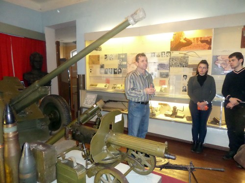 Екскурсію проводить науковий співробітник Уманського краєзнавчого музею В.М. Давидюк